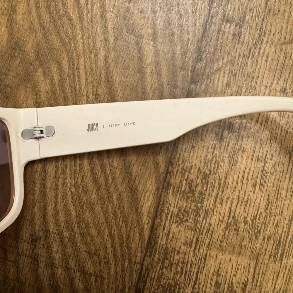 Juicy Couture White Sunglasses - Picture 3 of 4